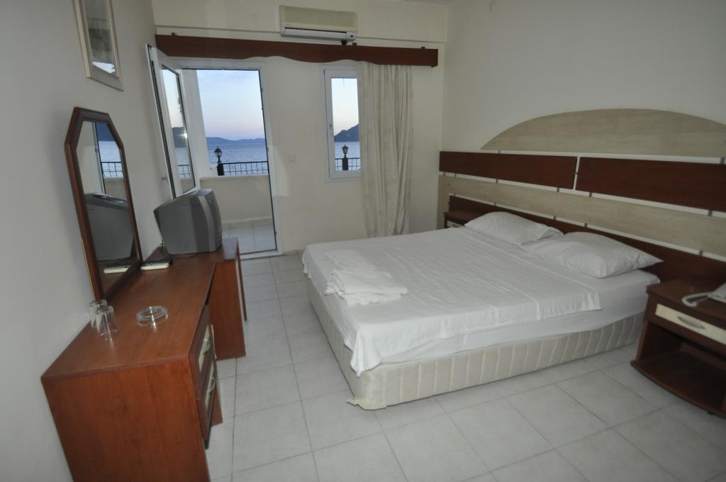 Ado Beach Hotel Turgutreis Zimmer foto