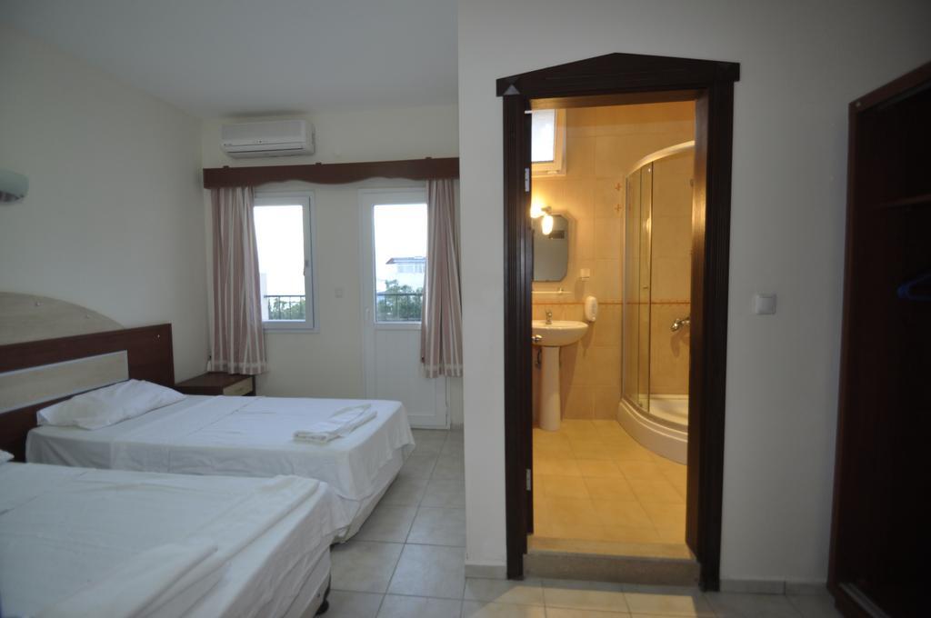 Ado Beach Hotel Turgutreis Zimmer foto